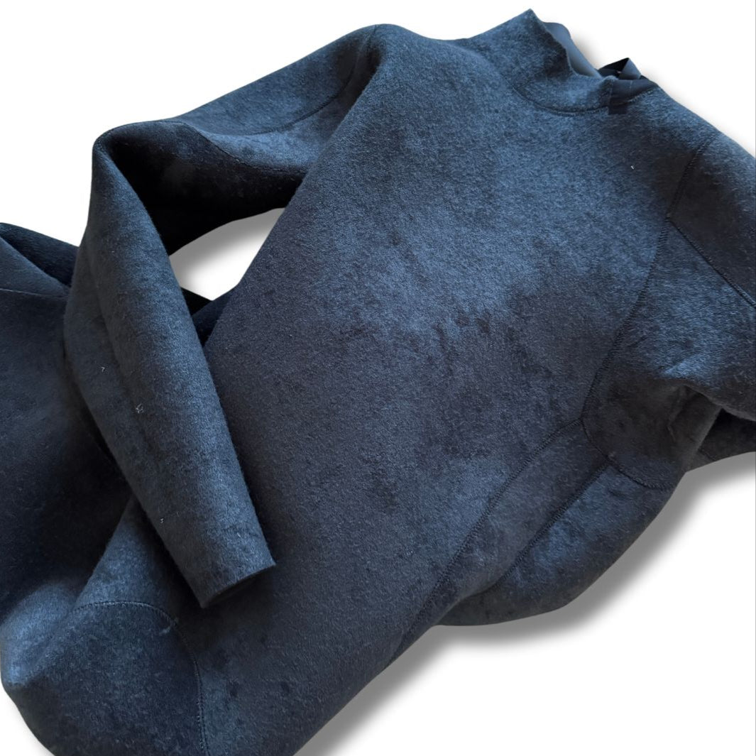 noir interior laid out